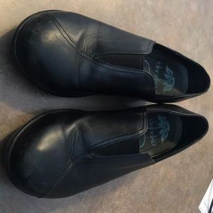 Black Danskos
